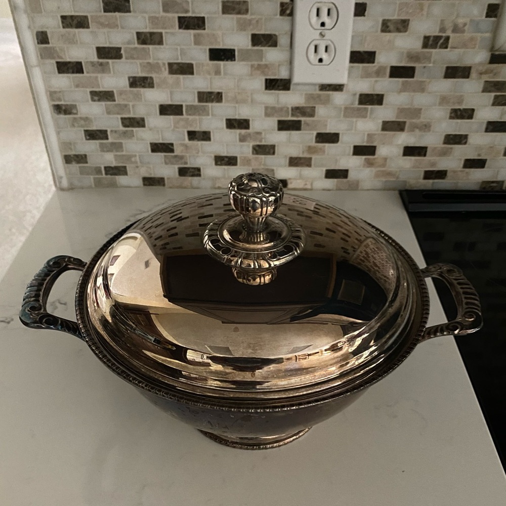 Vtge Wilson Silver Company? Silver Plate Covered Soup Tureen Pedestal Base WS90